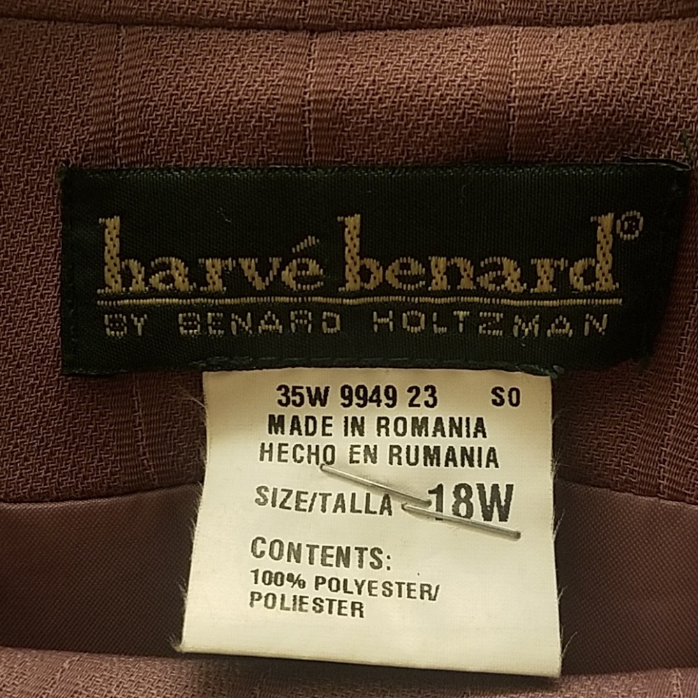 Suit - Picture 4 of 4